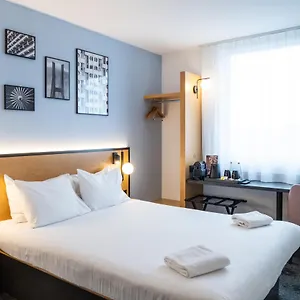 ** Otel Centrum Polonya