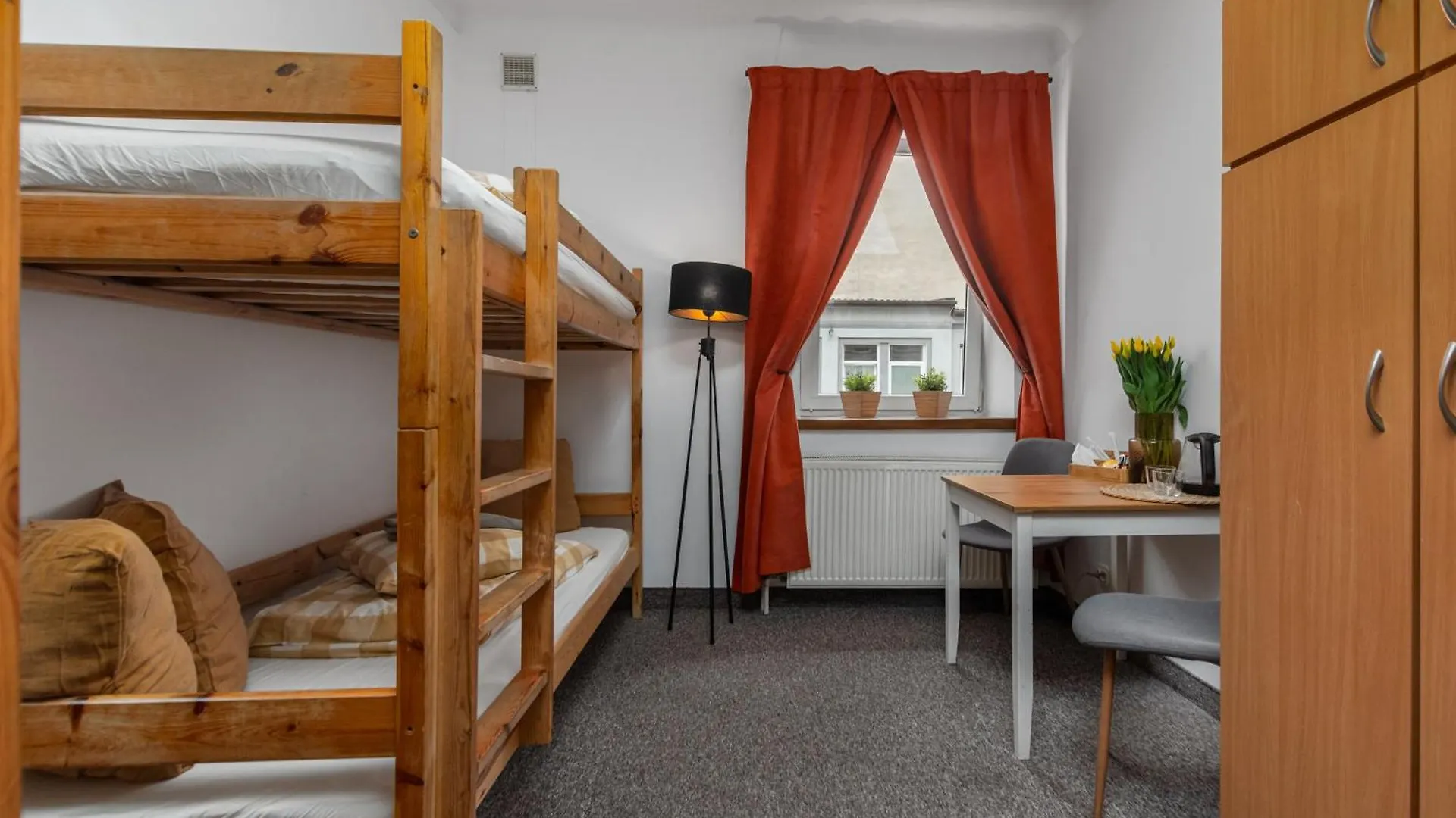 Hostel Coco Varşova 0*,